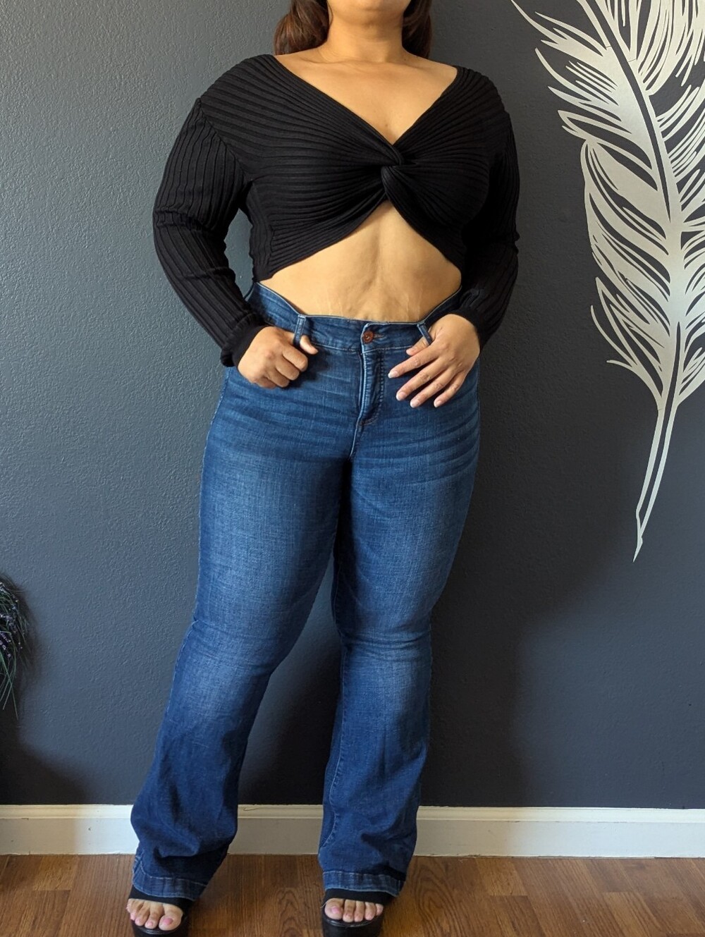 Daisy Black Crop Top - Picture 5 of 8